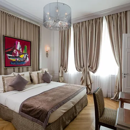 Hotel Majestic - Champs Elysees 5*